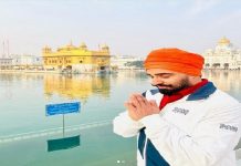 ਗਾਇਕ ਰੇਸ਼ਮ ਸਿੰਘ ਅਨਮੋਲ ਸੱਚਖੰਡ ਸ੍ਰੀ ਹਰਿਮੰਦਰ ਸਾਹਿਬ ਵਿਖੇ ਹੋਏ ਨਤਮਸਤਕ,ਦੇਖੋ ਤਸਵੀਰਾਂ