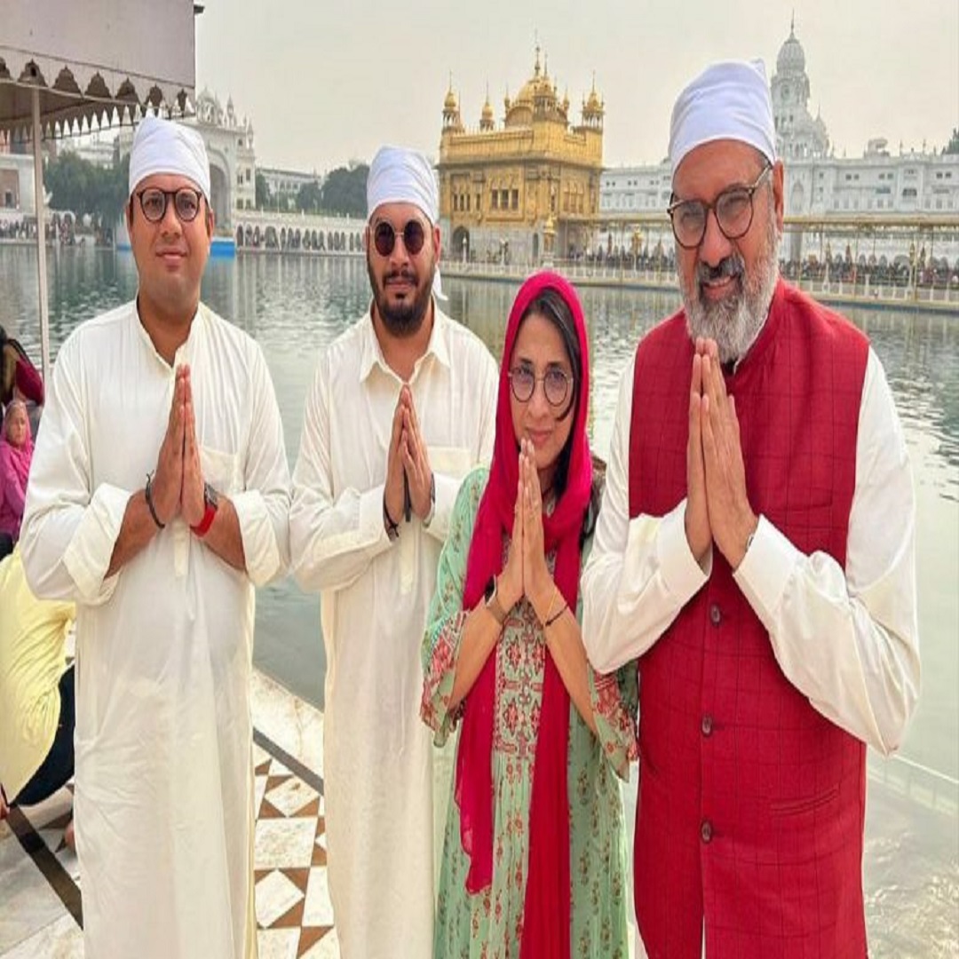 ਸੱਚਖੰਡ ਸ੍ਰੀ ਹਰਿਮੰਦਰ ਸਾਹਿਬ ਵਿਖੇ ਨਤਮਸਤਕ ਹੋਏ ਬੋਮਨ ਈਰਾਨੀ,ਵੇਖੋ ਤਸਵੀਰਾਂ