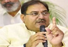 ਬਲੈਕ ਵਿੱਚ ਖਾਦ ਖਰੀਦਣ ਲਈ ਮਜਬੂਰ ਹਨ ਕਿਸਾਨ :ਅਭੈ ਸਿੰਘ ਚੌਟਾਲਾ