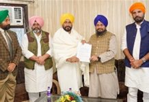 ਸੀ.ਐਮ ਚੰਨੀ ਦੀ ਜਥੇਦਾਰ ਗਿਆਨੀ ਹਰਪ੍ਰੀਤ ਸਿੰਘ ਨਾਲ ਮੁਲਾਕਾਤ, ਗੁਰਬਾਣੀ ਕੀਰਤਨ ਬਾਰੇ ਕੀਤੀ ਖ਼ਾਸ ਅਪੀਲ