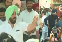 ਕਾਂਗਰਸ ਦੇ ਧਰਨੇ ਵਿਚ ਨਵਜੋਤ ਸਿੱਧੂ ਤੇ ਬਰਿੰਦਰ ਢਿੱਲੋਂ ‘ਚ ਬਹਿਸ ਹੋਈ, ਮਾਮਲਾ ਸਿੱਧੂ ਵੱਲੋਂ ਕੁਝ ਆਗੂਆਂ ਨੂੰ ਬੇਈਮਾਨ ਕਹਿਣ ਦਾ