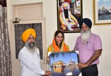 ਸਾਊਥ ਇੰਡੀਅਨ ਅਦਾਕਾਰ ਰਾਮ ਚਰਨ ਦੀ ਧਰਮ ਪਤਨੀ ਮੈਡਮ ਉਪਾਸਨਾ ਸੱਚਖੰਡ ਸ੍ਰੀ ਹਰਿਮੰਦਰ ਸਾਹਿਬ ਵਿਖੇ ਹੋਏ ਨਤਮਸਤਕ