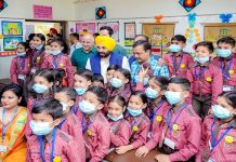 ਭਗਵੰਤ ਮਾਨ ਵੱਲੋਂ ਦਿੱਲੀ ਦੇ ਮੁੱਖ ਮੰਤਰੀ ਨਾਲ ਸਰਕਾਰੀ ਸਕੂਲਾਂ ਤੇ ਸਿਹਤ ਸੰਸਥਾਵਾਂ ਦਾ ਦੌਰਾ
