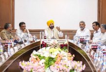 ਭਗਵੰਤ ਮਾਨ ਵੱਲੋਂ ਡਿਪਟੀ ਕਮਿਸ਼ਨਰਾਂ ਨੂੰ ਲੋਕਾਂ ਦੀਆਂ ਸਮੱਸਿਆਵਾਂ ਸੁਲਝਾਉਣ ਲਈ ਪਿੰਡਾਂ ਵਿੱਚ ਜਨਤਕ ਮਿਲਣੀਆਂ ਕਰਨ ਦਾ ਹੁਕਮ