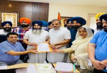 ਸ਼੍ਰੋਮਣੀ ਅਕਾਲੀ ਦਲ ਜ਼ਿਲ੍ਹਾ ਮੋਹਾਲੀ ਵੱਲੋਂ ਪੰਜਾਬ ਸਰਕਾਰ ਖ਼ਿਲਾਫ਼ ਮੋਹਾਲੀ ਦੇ ਡੀ.ਸੀ ਨੂੰ ਸੌਂਪਿਆ ਗਿਆ ਮੈਮੋਰੰਡਮ