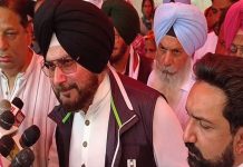 ਨਸ਼ੇ ਨਾਲ ਮਰਨ ਵਾਲੇ ਨੌਜਵਾਨ ਦੇ ਘਰ ਪਹੁੰਚੇ ਸਿੱਧੂ: ਕਿਹਾ- ਪੰਜਾਬ ਦੀ 10% ਆਬਾਦੀ ਨਸ਼ੇੜੀ