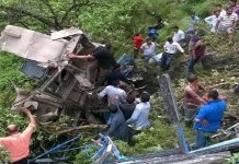 ਇੰਦੌਰ ‘ਚ ਬੱਸ 50 ਫੁੱਟ ਡੂੰਘੀ ਖੱਡ ‘ਚ ਡਿੱਗੀ, 5 ਦੀ ਮੌਤ