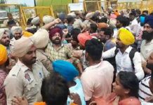 CM ਮਾਨ ਦੇ ਘਰ ਬਾਹਰ ਬੇਰੋਜ਼ਗਾਰ ਅਧਿਆਪਕਾਂ ‘ਤੇ ਪੁਲਿਸ ਵਿਚਾਲੇ ਧੱਕਾ ਮੁੱਕੀ