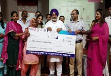 ਸਿਹਤ ਮੰਤਰੀ ਚੇਤਨ ਸਿੰਘ ਜੌੜਾਮਾਜਰਾ ਵੱਲੋਂ ‘ਫਿਊਚਰ ਟਾਈਕੂਨਜ਼’ ਦੇ ਜੇਤੂ ਚਾਰ ਨਵੇਂ ਉਦਮੀ ਸਨਮਾਨਿਤ