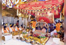 ਸ਼ਰਧਾ ਨਾਲ ਮਨਾਇਆ ਸ੍ਰੀ ਗੁਰੂ ਗ੍ਰੰਥ ਸਾਹਿਬ ਜੀ ਦਾ ਪਹਿਲਾ ਪ੍ਰਕਾਸ਼ ਦਿਹਾੜਾ, ਸ੍ਰੀ ਹਰਿਮੰਦਰ ਸਾਹਿਬ ਵਿਖੇ ਸਜੇ ਜਲੌ