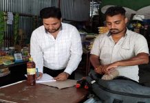 ਸਿਹਤ ਵਿਭਾਗ ਵਲੋਂ ਖਰੜ ਅਤੇ ਜ਼ੀਰਕਪੁਰ ਵਿਖੇ ਦੁਕਾਨਾਂ ’ਚ ਚੈਕਿੰਗ, ਖਾਣ ਵਾਲੇ ਤੇਲ ਦੇ ਲਏ ਸੈਂਪਲ