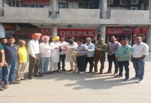 ਪੁਰਾਣੀ ਪੈਨਸ਼ਨ ਬਹਾਲ ਕਰਨ ਦੇ ਫੈਸਲੇ ਦੀ ਖੁਸ਼ੀ ਵਿੱਚ ਵੰਡੇ ਲੱਡੂ