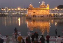 ਗੁਰੂ ਨਾਨਕ ਦੇਵ ਜੀ ਦਾ ਪ੍ਰਕਾਸ਼ ਪੁਰਬ: ਦਰਬਾਰ ਸਾਹਿਬ ‘ਚ ਸੰਗਤ ਹੋ ਰਹੀ ਨਤਮਸਤਕ, ਬਾਬੇ ਨਾਨਕ ਦੇ ਰੰਗ ਵਿੱਚ ਰੰਗਿਆ ਪੂਰਾ ਪੰਜਾਬ