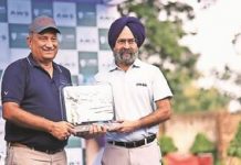 ਪੰਜਾਬ ਅਤੇ ਹਰਿਆਣਾ ਹਾਈ ਕੋਰਟ ਦੇ ਜੱਜ ਨੇ ਗੋਲਫ ਟੂਰਨਾਮੈਂਟ ‘ਚ ਜਿੱਤੀ ਟਰਾਫੀ