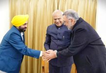 ਡਾ. ਬਲਬੀਰ ਸਿੰਘ ਨੇ ਪੰਜਾਬ ਦੇ ਕੈਬਨਿਟ ਮੰਤਰੀ ਵਜੋਂ ਚੁੱਕੀ ਸਹੁੰ, ਮੁੱਖ ਮੰਤਰੀ ਨੇ ਨਵੇਂ ਮੰਤਰੀ ਨੂੰ ਦਿੱਤੀ ਵਧਾਈ
