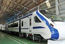 ਬੰਗਾਲ ‘ਚ ਵੰਦੇ ਭਾਰਤ ਟਰੇਨ ‘ਤੇ ਪਥਰਾਅ, ਪੀ.ਐਮ ਨੇ 3 ਦਿਨ ਪਹਿਲਾਂ ਦਿਖਾਈ ਸੀ ਹਰੀ ਝੰਡੀ