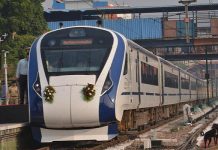 ਵਿਸ਼ਾਖਾਪਟਨਮ ‘ਚ ਵੰਦੇ ਭਾਰਤ ਟਰੇਨ ‘ਤੇ ਪਥਰਾਅ, 19 ਜਨਵਰੀ ਨੂੰ ਪ੍ਰਧਾਨ ਮੰਤਰੀ ਮੋਦੀ ਨੇ ਦਿਖਾਉਣੀ ਸੀ ਹਰੀ ਝੰਡੀ