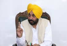 CM ਮਾਨ ਦਾ ਵੱਡਾ ਐਕਸ਼ਨ : 24 ਘੰਟਿਆਂ ‘ਚ ਟੈਟ ਪੇਪਰ ਗੜਬੜੀ ਮਾਮਲੇ ‘ਚ ਦੋ ਅਫ਼ਸਰਾਂ ਨੂੰ ਕੀਤਾ ਸਸਪੈਂਡ