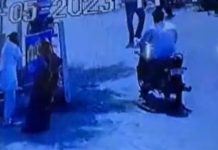 ਵੀਡੀਓ ਵਾਇਰਲ ਹੋਣ ‘ਤੇ ਚੋਰ ਨੇ ਵਾਪਸ ਕੀਤਾ ਮੋਟਰਸਾਈਕਲ: ਅਬੋਹਰ ਹਸਪਤਾਲ ਦੇ ਗੇਟ ਦੇ ਬਾਹਰ ਖੜ੍ਹਾ ਕਰ ਕੇ ਭੱਜਿਆ