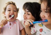 ਬੱਚਿਆਂ ਦੀ Oral Health ਦਾ ਧਿਆਨ ਰੱਖਣ ਲਈ ਇਨ੍ਹਾਂ 5 ਆਸਾਨ ਤਰੀਕਿਆਂ ਦੀ ਕਰੋ ਪਾਲਣਾ