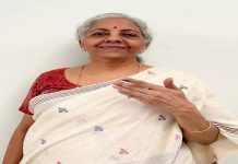 Karnataka Elections: ਵੋਟ ਪਾਉਣ ਪਹੁੰਚੀ ਵਿੱਤ ਮੰਤਰੀ ਨੇ ਕਾਂਗਰਸ ‘ਤੇ ਸਾਧਿਆ ਨਿਸ਼ਾਨਾ