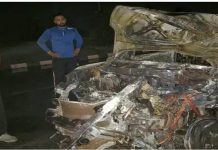 ਮੋਗਾ ‘ਚ ਗੱਡੀ ਨੂੰ ਲੱਗੀ ਭਿਆਨਕ ਅੱ.ਗ, ਕਾਰ ਸਵਾਰ ਨੌਜਵਾਨਾਂ ਨੇ ਛਾਲ ਮਾਰ ਕੇ ਬਚਾਈ ਜਾਨ