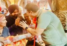 ਨਵਜੋਤ ਸਿੱਧੂ ਨੇ ਪਤਨੀ ਸਮੇਤ ਮਾਤਾ ਚਿੰਤਪੁਰਨੀ ਦੇ ਦਰਬਾਰ ‘ਚ ਟੇਕਿਆ ਮੱਥਾ