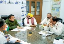 ਮੁੱਖ ਮੰਤਰੀ ਮਾਨ ਨੇ ਨਿਤਿਨ ਗਡਕਰੀ ਨਾਲ ਕੀਤੀ ਮੁਲਾਕਾਤ, NHAI ਨਾਲ ਜੁੜੇ ਕਈ ਅਹਿਮ ਮਸਲਿਆਂ ‘ਤੇ ਕੀਤੀ ਚਰਚਾ