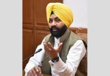 ਮਨਿਸਟਰਜ਼ ਫ਼ਲਾਇੰਗ ਸਕੁਐਡ ਨੇ 42 ਲੀਟਰ ਡੀਜ਼ਲ ਚੋਰੀ ਕਰਦੇ ਦੋ ਡਰਾਈਵਰਾਂ ਨੂੰ ਰੰਗੇ ਹੱਥੀਂ ਫੜਿਆ