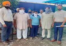 ਵਿਜੀਲੈਂਸ ਵਿਭਾਗ ਦੇ ਅਧਿਕਾਰੀ ਬਣ ਕੇ ਲੁਧਿਆਣਾ ਵਾਸੀ ਤੋਂ 25 ਲੱਖ ਰੁਪਏ ਦੇ ਚੈੱਕ ਲੈਣ ਦੇ ਦੋਸ਼ ਵਿੱਚ ਵਿਜੀਲੈਂਸ ਬਿਊਰੋ ਵੱਲੋਂ ਦੋ ਸਾਬਕਾ ਫੌਜੀਆਂ ਸਮੇਤ ਤਿੰਨ ਗ੍ਰਿਫ਼ਤਾਰ