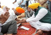 ਮੁੱਖ ਮੰਤਰੀ ਮਾਨ ਨੇ ਲੇਹ ਵਿਖੇ ਸ਼ਹੀਦ ਹੋਏ ਦੋ ਬਹਾਦਰ ਜਵਾਨਾਂ ਦੇ ਵਾਰਸਾਂ ਨੂੰ ਵਿੱਤੀ ਸਹਾਇਤਾ ਵਜੋਂ 1 ਕਰੋੜ ਰੁਪਏ ਦੇ ਸੌਂਪੇ ਚੈੱਕ
