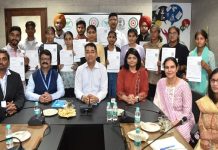 ਮੈਰੀਟੋਰੀਅਸ ਸਕੂਲਾਂ ਦੇ 15 ਵਿਦਿਆਰਥੀਆਂ ਦੀ ਐਮ.ਐਨ.ਸੀ. ‘ਚ ਚੋਣ; ਅਮਨ ਅਰੋੜਾ ਨੇ ਵਿਦਿਆਰਥੀਆਂ ਦਾ ਲੈਪਟਾਪ ਦੇ ਕੇ ਕੀਤਾ ਸਨਮਾਨ