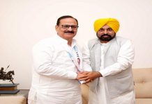 ਸਕਰੋਲ ਪੰਜਾਬ ਦੀ ਖ਼ਬਰ ‘ਤੇ ਮੋਹਰ, ਕਮਲ ਦਾ ਫੁੱਲ ਛੱਡ ਨਾਰੰਗ ਨੇ ਚੱਕਿਆ ਝਾੜੂੂ