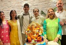 ਰਿਤਿਕ ਰੋਸ਼ਨ ਨੇ ਕੀਤਾ ਗਣਪਤੀ ਵਿਸਰਜਨ, ਗਰਲਫਰੈਂਡ ਸਬਾ ਆਜ਼ਾਦ ਵੀ ਰਹੀ ਮੌਜੂਦ