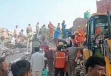 ਯੂਪੀ ਦੇ ਬਾਰਾਬੰਕੀ ‘ਚ 3 ਮੰਜ਼ਿਲਾ ਇਮਾਰਤ ਡਿੱਗੀ, 2 ਦੀ ਮੌ.ਤ