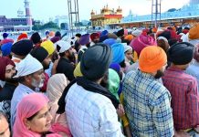 ਚੌਥੇ ਪਾਤਸ਼ਾਹ ਜੀ ਦੇ ਪ੍ਰਕਾਸ਼ ਪੁਰਬ ਮੌਕੇ ਸੱਚਖੰਡ ਸ੍ਰੀ ਹਰਿਮੰਦਰ ਸਾਹਿਬ ਵਿਖੇ ਲੱਖਾਂ ਸੰਗਤਾਂ ਹੋਈਆਂ ਨਤਮਸਤਕ