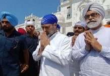 ਰਾਹੁਲ ਗਾਂਧੀ ਨੇ ਸੱਚਖੰਡ ਸ੍ਰੀ ਦਰਬਾਰ ਸਾਹਿਬ ਵਿਖੇ ਟੇਕਿਆ ਮੱਥਾ, ਲੰਗਰ ਹਾਲ ‘ਚ ਕੀਤੀ ਜੂਠੇ ਭਾਂਡਿਆਂ ਦੀ ਸੇਵਾ (ਵੇਖੋ ਤਸਵੀਰਾਂ)