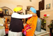 ਮੁੱਖ ਮੰਤਰੀ ਦੀ ਅਗਵਾਈ ‘ਚ ਸੂਬਾ ਵਾਸੀਆਂ ਵੱਲੋਂ ਸ਼ਹੀਦ ਕਰਤਾਰ ਸਿੰਘ ਸਰਾਭਾ ਨੂੰ ਸ਼ਹੀਦੀ ਦਿਹਾੜੇ ‘ਤੇ ਸ਼ਰਧਾ ਦੇ ਫੁੱਲ ਭੇਟ