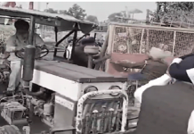 ਪੰਜਾਬ ਤੇ ਹਰਿਆਣਾ ਦੀਆਂ 18 ਕਿਸਾਨ ਜਥੇਬੰਦੀਆਂ ਨੇ ਕੀਤਾ ਰੋਸ ਪ੍ਰਦਰਸ਼ਨ, ਪਰਾਲੀ ਨਾਲ ਭਰੀਆਂ ਟਰਾਲੀਆਂ ਲੈ ਕੇ ਪਹੁੰਚੇ ਡੀਸੀ ਦਫ਼ਤਰ