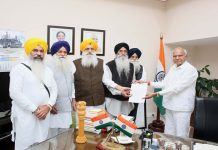 ਬੰਦੀ ਸਿੰਘਾਂ ਦੀ ਰਿਹਾਈ ਲਈ 26 ਲੱਖ ਲੋਕਾਂ ਦੀ ਅਵਾਜ਼ ਰਾਸ਼ਟਰਪਤੀ ਤੱਕ ਪਹੁੰਚਾਉਣ ਲਈ ਰਾਜਪਾਲ ਪੰਜਾਬ ਨਾਲ ਸ਼੍ਰੋਮਣੀ ਕਮੇਟੀ ਵਫ਼ਦ ਨੇ ਕੀਤੀ ਮੁਲਾਕਾਤ