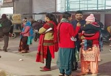 ਅਧਿਆਪਕ ਯੋਗਤਾ ਪ੍ਰੀਖਿਆ ਲਈ ਔਰਤਾਂ ਨੂੰ ਆਪਣੇ ਮੰਗਲਸੂਤਰ ਵੀ ਉਤਾਰਨੇ ਪਏ, ਇਮਤਿਹਾਨ ਖਤਮ ਹੋਣ ਤੋਂ ਬਾਅਦ ਸੜਕਾਂ ‘ਤੇ ਲੱਗੇ ਜਾਮ