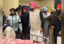 ਸੜਕ ‘ਤੇ ਹੋਇਆ ਹਾਦਸਾ ਦੇਖ ਕੇ ਰੁਕੇ ਕੁਲਦੀਪ ਧਾਲੀਵਾਲ, ਜ਼ਖ਼ਮੀਆਂ ਨੂੰ ਸਰਕਾਰੀ ਜੀਪ ਵਿੱਚ ਹਸਪਤਾਲ ਲਿਜਾ ਕੇ ਕਰਵਾਇਆ ਇਲਾਜ