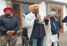 ਮਰਹੂਮ ਪੰਜਾਬੀ ਗਾਇਕ ਸਿੱਧੂ ਮੂਸੇਵਾਲਾ ਦੇ ਪਿਤਾ ਦਾ ਵੱਡਾ ਬਿਆਨ ਆਇਆ ਸਾਹਮਣੇ, ਇਨਸਾਫ਼ ਲਈ ਆਉਣਾ ਪਵੇਗਾ ਰਾਜਨੀਤੀ ‘ਚ