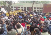 ਚੰਡੀਗੜ੍ਹ ‘ਚ ‘ਆਪ’-ਕਾਂਗਰਸ ਨੇ ਕੀਤਾ ਪ੍ਰਦਰਸ਼ਨ, ਭਾਜਪਾ ਖ਼ਿਲਾਫ਼ ਕੀਤੀ ਨਾਅਰੇਬਾਜ਼ੀ