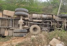 ਟਰੱਕ ਡਰਾਈਵਰ ਨੂੰ ਨੀਂਦ ਪਈ ਮਹਿੰਗੀ, ਵਾਪਰਿਆ ਵੱਡਾ ਹਾਦਸਾ