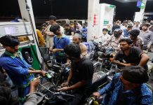 ਪਾਕਿਸਤਾਨ – ਪੈਟਰੋਲ ਤੇ ਡੀਜ਼ਲ ਦੀਆਂ ਕੀਮਤਾਂ ‘ਚ ਫਿਰ ਹੋਇਆ ਵਾਧਾ, 16 ਦਿਨਾਂ ‘ਚ 13 ਰੁਪਏ ਵਧੀ ਕੀਮਤ