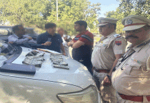 ਜਲੰਧਰ ‘ਚ ਕਾਰ ‘ਚੋਂ ਮਿਲੀ 8 ਲੱਖ ਦੀ ਨਕਦੀ, ਟ੍ਰੈਫਿਕ ਪੁਲਿਸ ਨੇ ਕੀਤੀ ਜ਼ਬਤ