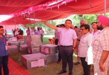 ਜਿਲ੍ਹਾ ਚੋਣ ਅਧਿਕਾਰੀ ਨੇ ਪੋਲਿੰਗ ਪਾਰਟੀਆਂ ਨੂੰ ਕੀਤਾ ਰਵਾਨਾ, 20 ਹਜ਼ਾਰ ਤੋਂ ਵੱਧ ਕਰਮਚਾਰੀਆਂ ਦੀ ਲਗਾਈ ਗਈ ਡਿਊਟੀ