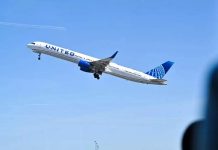 ਰਨਵੇਅ ‘ਤੇ ਦੌੜਦੇ ਸਮੇਂ ਯੂਨਾਈਟਿਡ ਏਅਰਲਾਈਨਜ਼ ਦੀ ਫਲਾਈਟ ਦੇ ਇੰਜਨ ‘ਚ ਲੱਗੀ ਅੱਗ, ਜਹਾਜ਼ ‘ਚ 148 ਯਾਤਰੀ ਸਨ ਸਵਾਰ