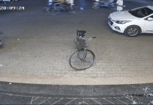 ਖੰਨਾ ‘ਚ ਬਦਮਾਸ਼ਾਂ ਨੇ ਗਹਿਣਿਆਂ ਦੇ ਸ਼ੋਅਰੂਮ ‘ਤੇ ਕੀਤੀ ਗੋਲੀਬਾਰੀ, ਸੀਸੀਟੀਵੀ ਵੀਡੀਓ ਆਈ ਸਾਹਮਣੇ